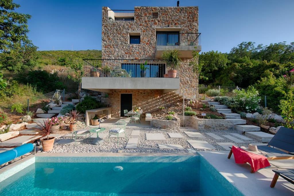 Villa Pool Rogac